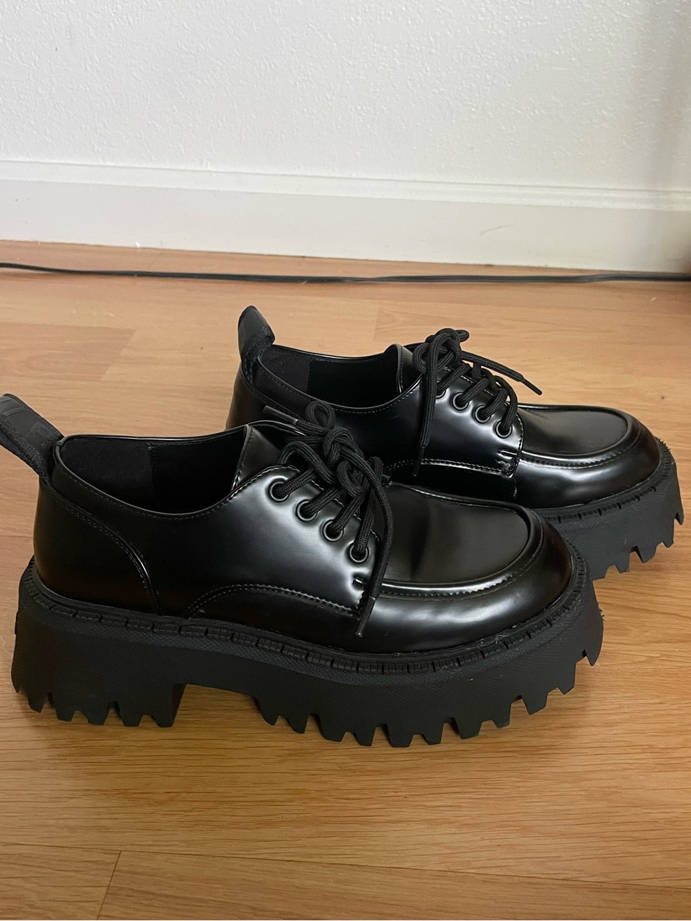 Buffalo Pluto Black Vegan Leather Lace Up Chunky Platform Derby Shoes US 7.5 EUR